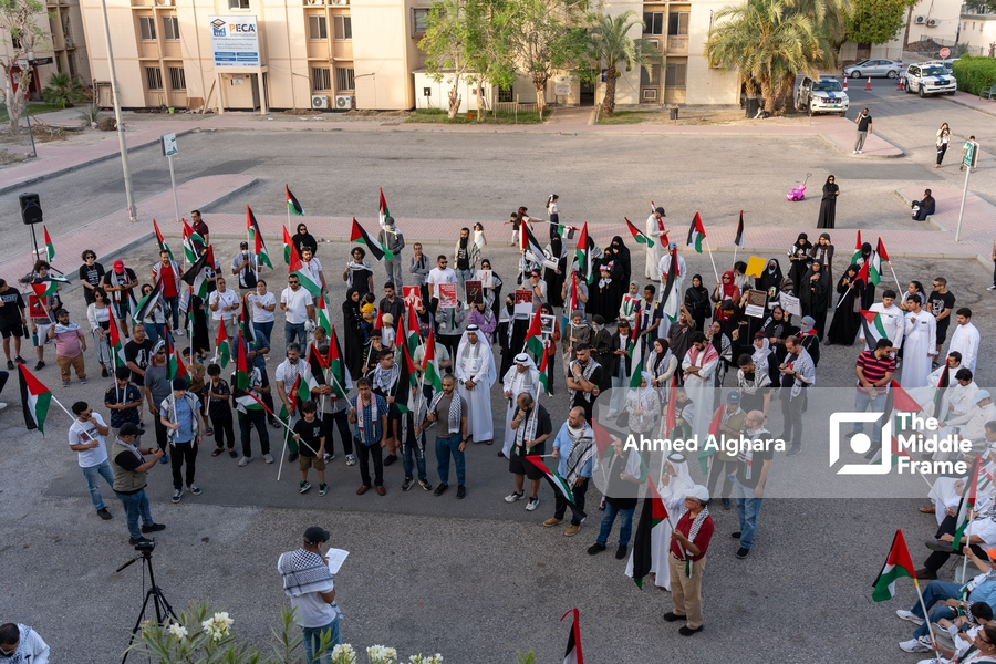 Mass demonstration in Bahrain in support of the Palestinian resistance.