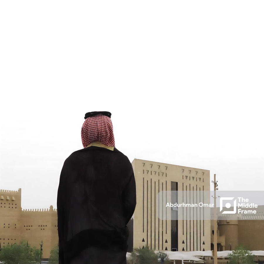 A man wearing Saudi attire