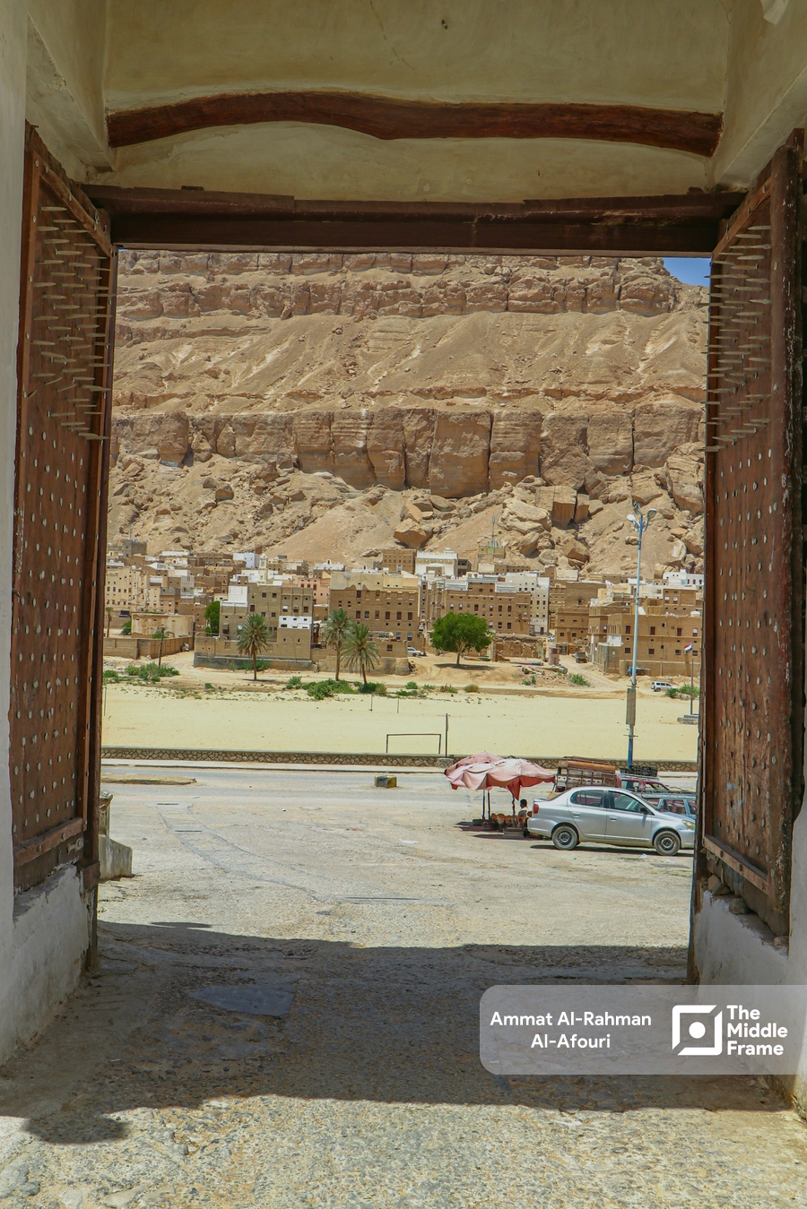 An ancinet city from the Shabam gate in Yemen