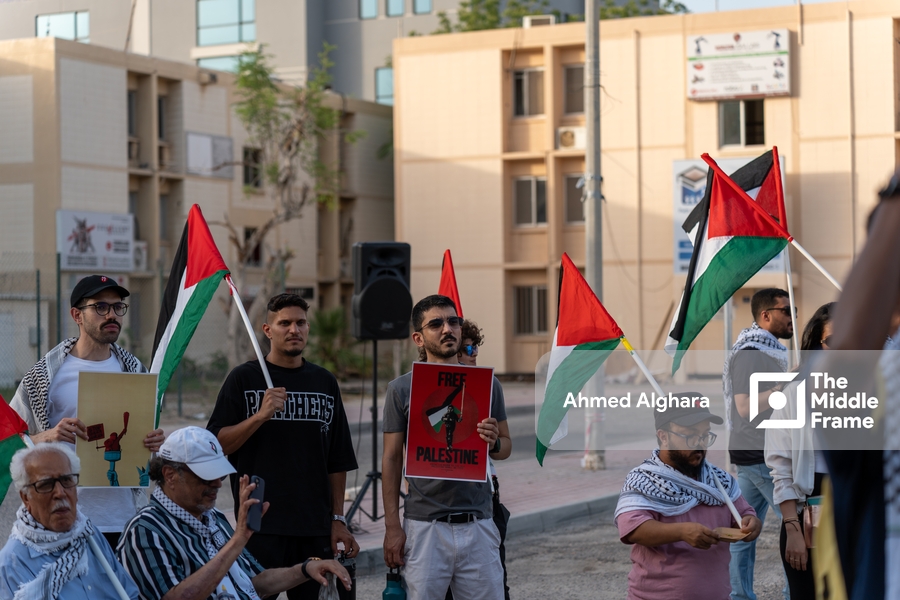 Mass demonstration in Bahrain in support of the Palestinian resistance.