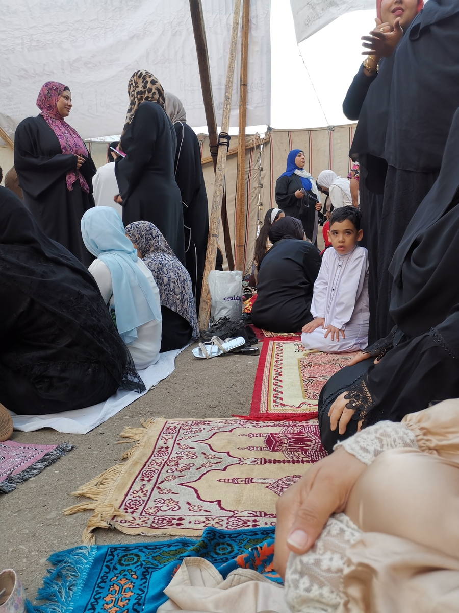 Egyptian women waiting for Eid prayer