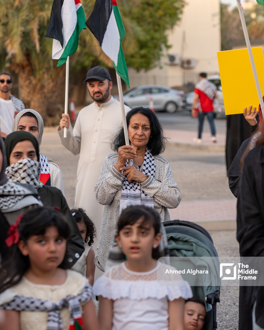 Mass demonstration in Bahrain in support of the Palestinian resistance.