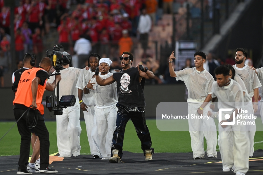 Al Ahly fans turned their back on Mohamed Ramadan during CAF’s Final ceremony performance in solidarity with Palestine.