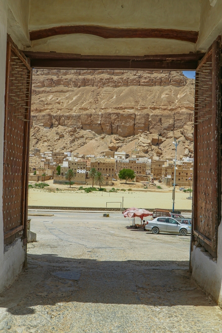 An ancinet city from the Shabam gate in Yemen